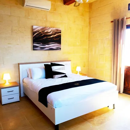 Nirvana Gozitan & Pool - Happy