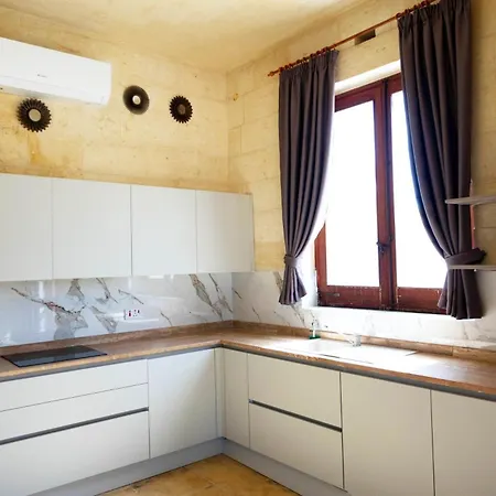 Nirvana Gozitan & Pool - Happy Apartment *