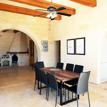 Nirvana Gozitan & Pool - Happy Qala