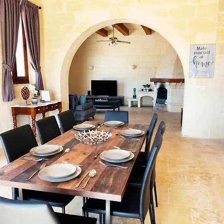 Nirvana Gozitan & Pool - Happy Qala