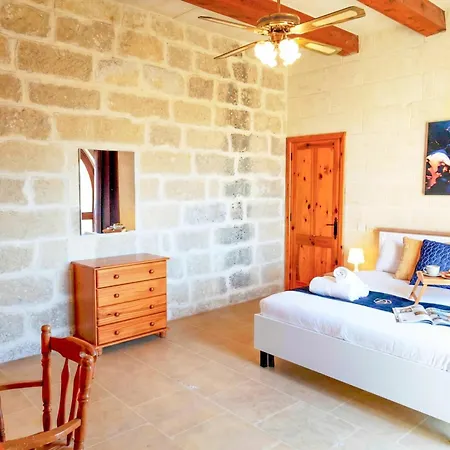 Nirvana Gozitan & Pool - Happy Apartment